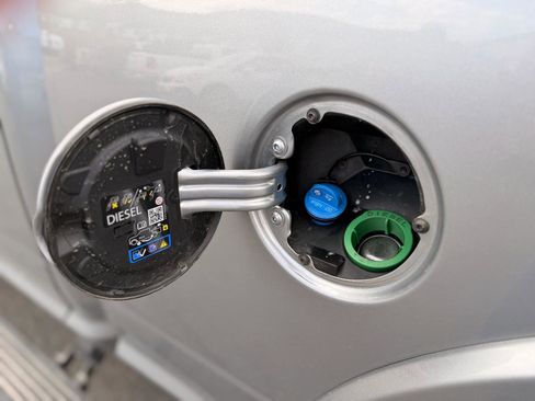 Used 2023 RAM 2500 Limited image 28