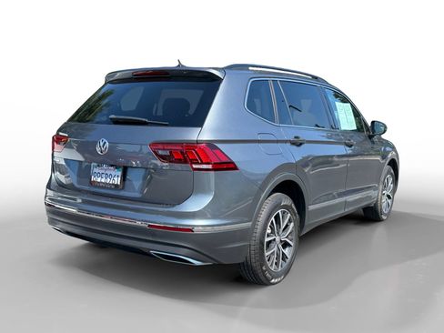 Used 2020 Volkswagen Tiguan SE w/ Panoramic Sunroof Package FWD image 5