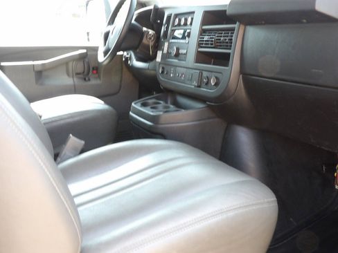 Used 2021 GMC Savana 3500 Extended w/ Power Convenience Package RWD image 24