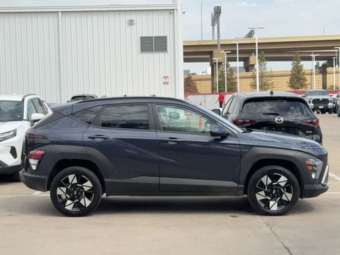 Used 2024 Hyundai Kona SEL AWD/4WD image 3