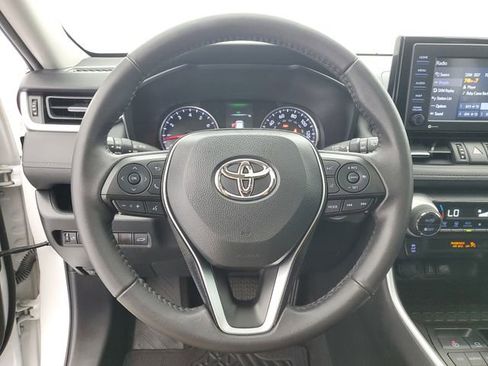 Used 2022 Toyota RAV4 XLE Premium image 24