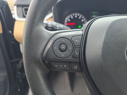 Used 2021 Toyota RAV4 XLE image 23