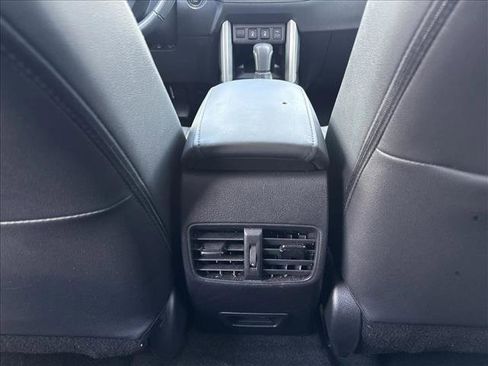 Used 2025 Toyota Corolla Cross XLE FWD image 17