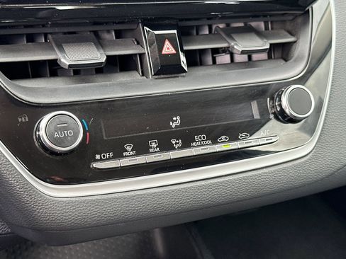 Used 2024 Toyota Corolla LE image 20