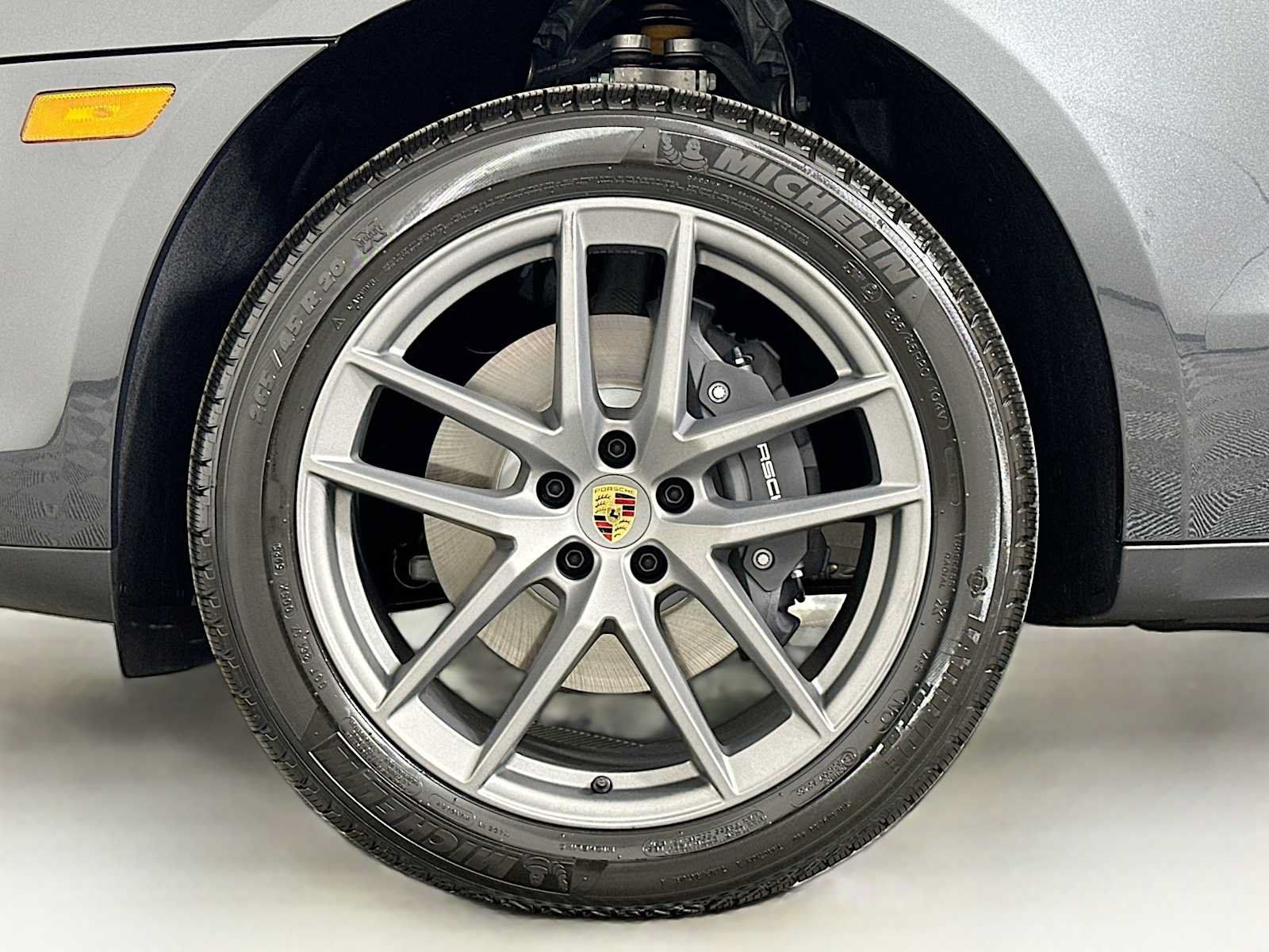 Used 2026 Porsche Macan AWD/4WD image 32