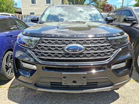 Used 2023 Ford Explorer XLT w/ Equipment Group 202A AWD/4WD image 2