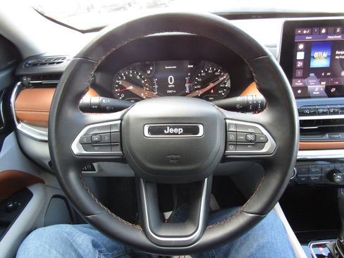 Used 2022 Jeep Compass Limited w/ Sun and Sound Group image 24