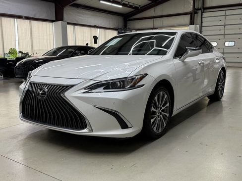 Used 2019 Lexus ES 350 w/ Premium Package FWD image 3