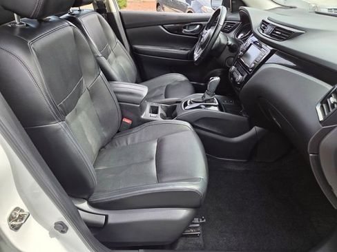Used 2022 Nissan Rogue Sport SL AWD/4WD image 16