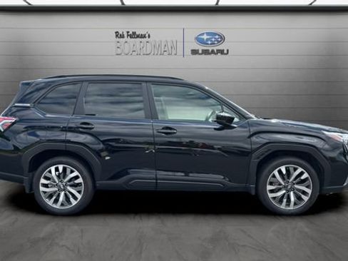 Used 2025 Subaru Forester Touring AWD/4WD image 3