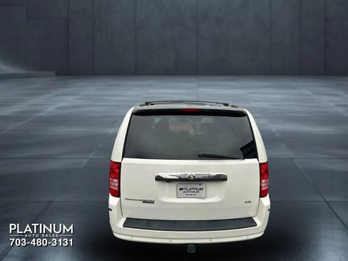Used 2008 Chrysler Town & Country Limited w/ Entertainment Group #3 image 8