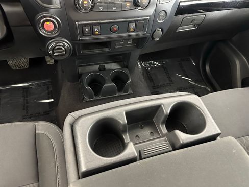 Used 2023 Nissan Titan SV image 17