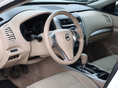 Used 2014 Nissan Altima 2.5 SV FWD image 12