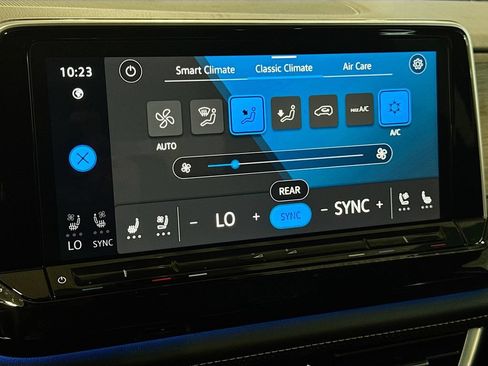 Certified 2025 Volkswagen Atlas SEL AWD/4WD image 18