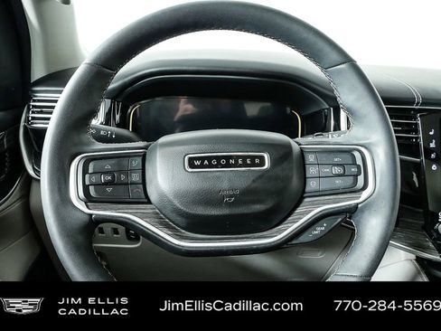 Used 2022 Jeep Wagoneer Series III w/ Premium Group I image 11