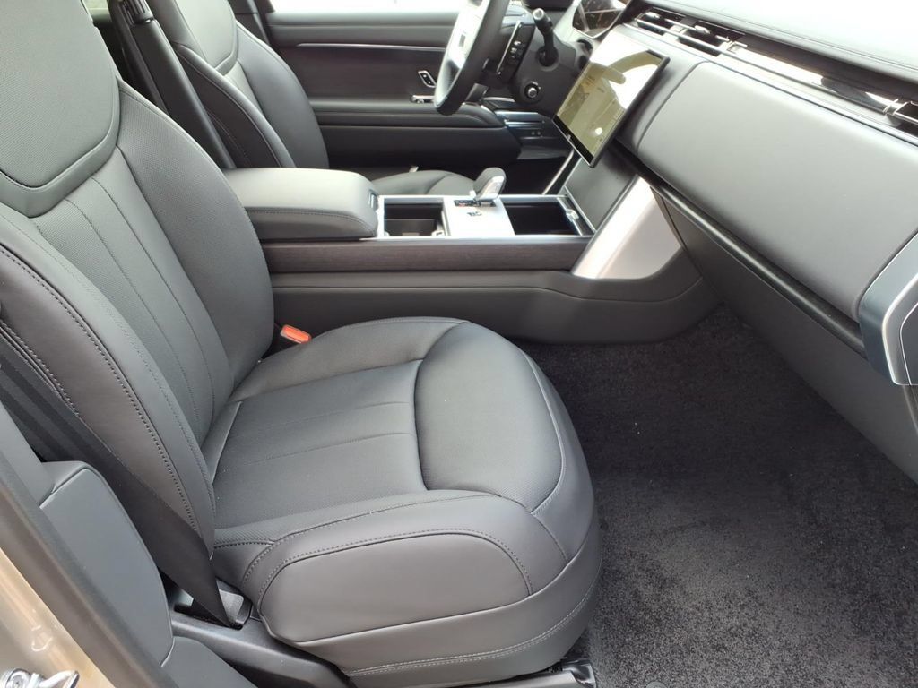 New 2026 Land Rover Range Rover SE AWD/4WD image 7