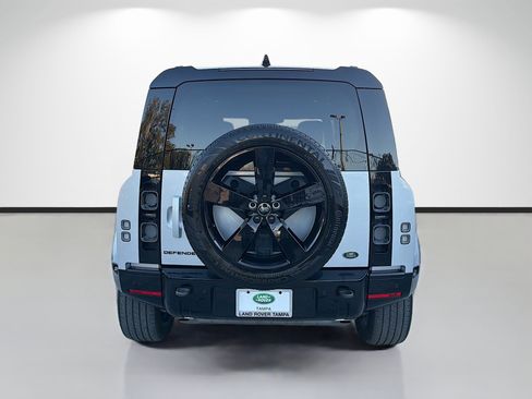 Used 2023 Land Rover Defender 110 X image 4