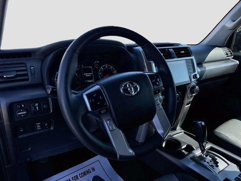 Used 2020 Toyota 4Runner SR5 Premium w/ Moonroof Package RWD image 9