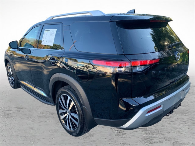 Used 2024 Nissan Pathfinder Platinum w/ Lighting Package (N93) AWD/4WD image 5