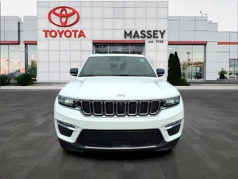 Used 2025 Jeep Grand Cherokee Limited w/ Luxury Tech Group II AWD/4WD image 8