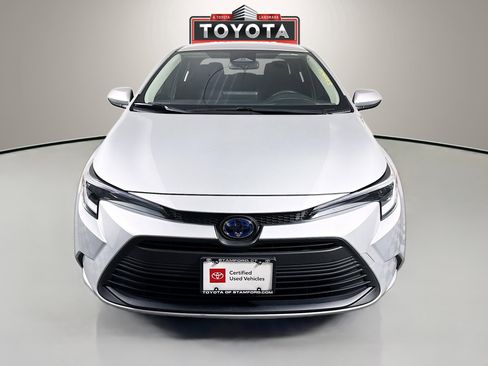 Certified 2025 Toyota Corolla LE image 2