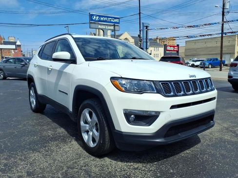 Used 2020 Jeep Compass Latitude w/ Cold Weather Group AWD/4WD image 3