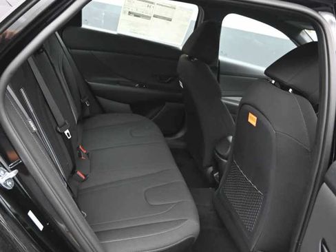 New 2026 Hyundai Elantra SEL Sport FWD image 12