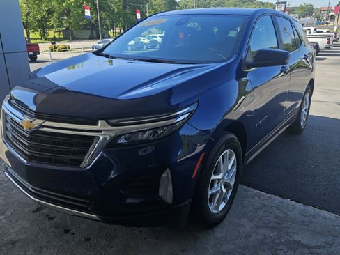 Used 2022 Chevrolet Equinox LT FWD image 2