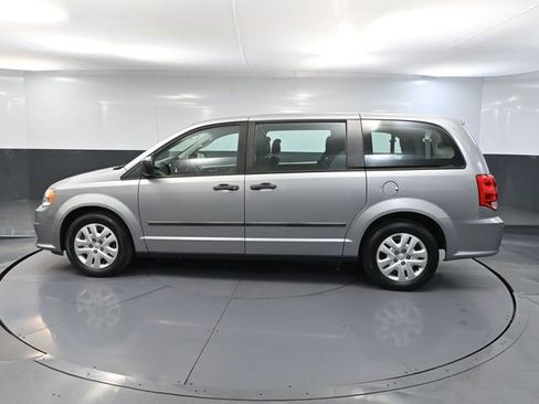 Used 2016 Dodge Grand Caravan American Value Package image 9