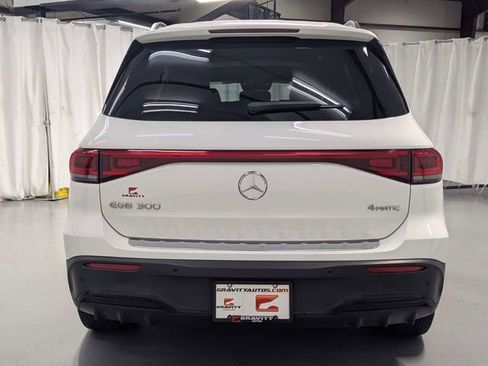Used 2023 Mercedes-Benz EQB 300 4MATIC image 27