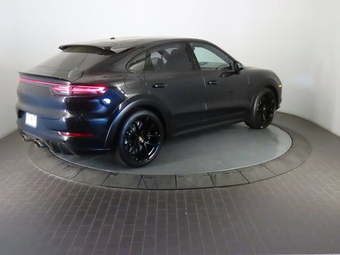 Certified 2022 Porsche Cayenne Turbo GT AWD/4WD image 7