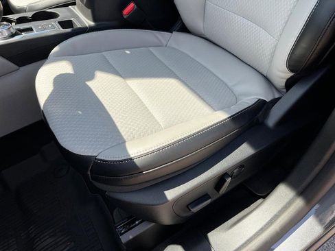 New 2025 Ford Escape SE image 10