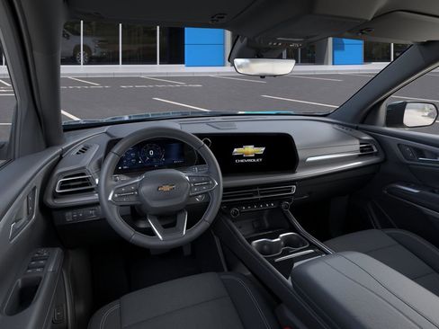 New 2026 Chevrolet Traverse LT w/ Driver Confidence Package FWD image 18
