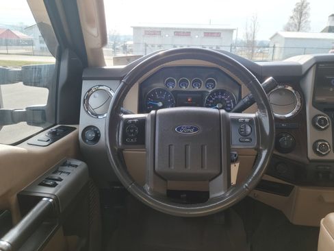 Used 2013 Ford F250 Lariat w/ Chrome Pkg image 10
