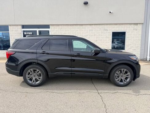 New 2026 Ford Explorer Active w/ Active Comfort Package image 9