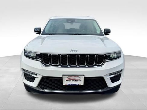 Used 2022 Jeep Grand Cherokee Limited AWD/4WD image 2