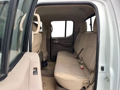 Used 2018 Nissan Frontier SV AWD/4WD image 18