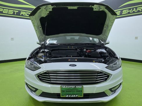 Used 2018 Ford Fusion SE w/ Equipment Group 201A image 4
