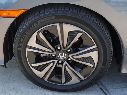 Used 2018 Honda Civic EX image 12