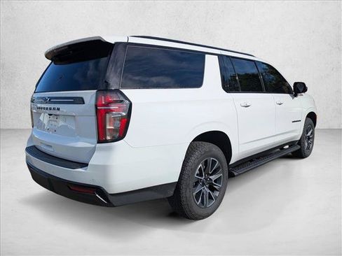 Used 2023 Chevrolet Suburban Z71 w/ Luxury Package AWD/4WD image 5