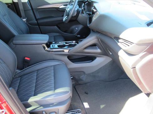 Used 2023 Buick Envision Avenir image 9