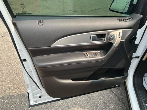 Used 2014 Lincoln MKX AWD w/ Equipment Group 101A image 14