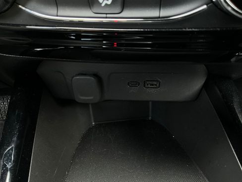 Used 2025 Chevrolet Trax LT image 23