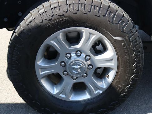 Used 2024 RAM 2500 Big Horn AWD/4WD image 15