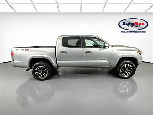 Used 2023 Toyota Tacoma TRD Sport image 9