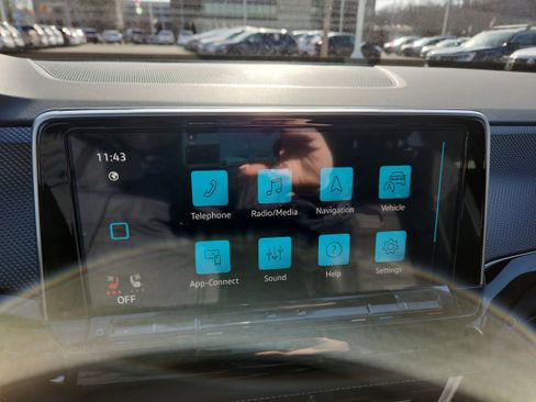 New 2026 Volkswagen Atlas Cross Sport SEL R-Line image 18