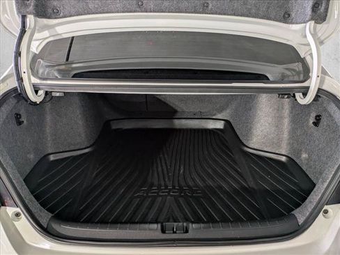 Used 2018 Honda Accord Sport image 7