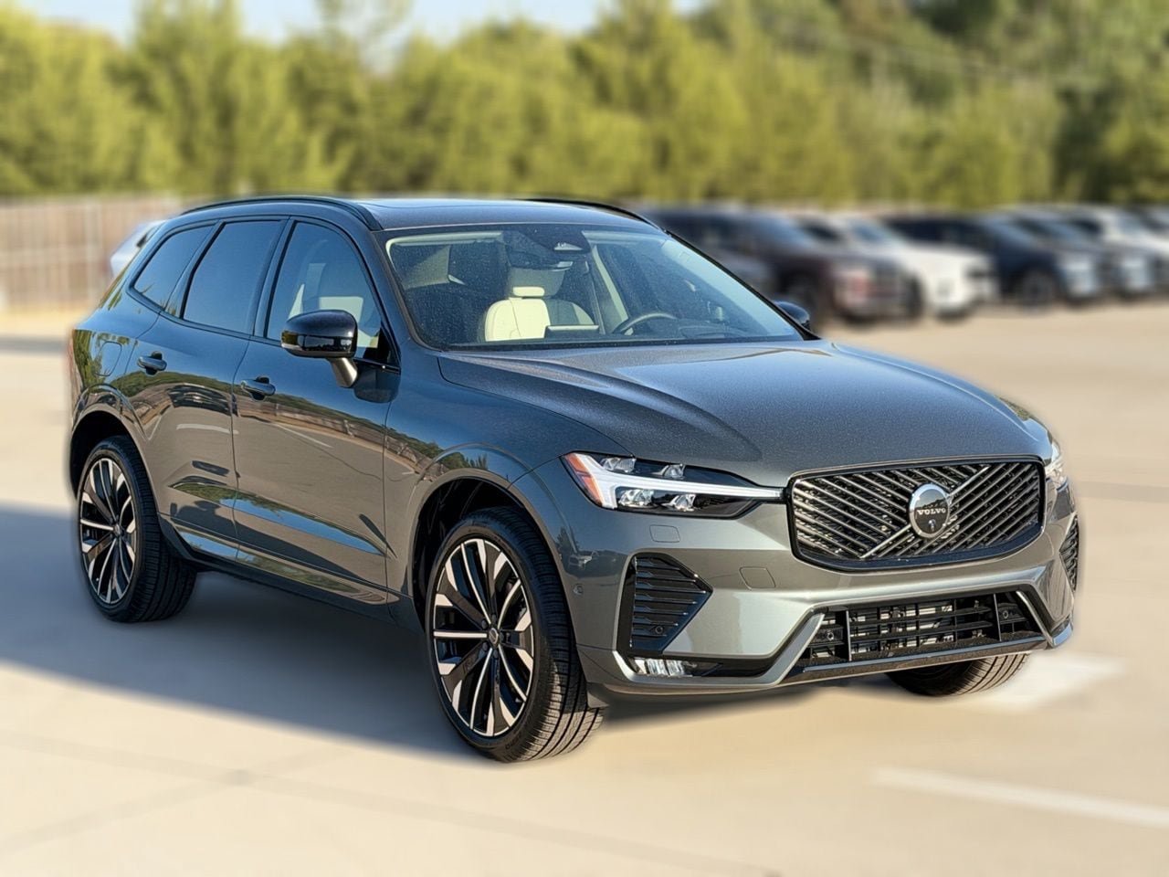 New 2027 Volvo XC60 B5 Ultra AWD/4WD image 3