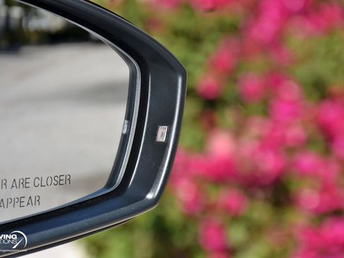 Used 2021 Volkswagen Tiguan SE R-Line image 26