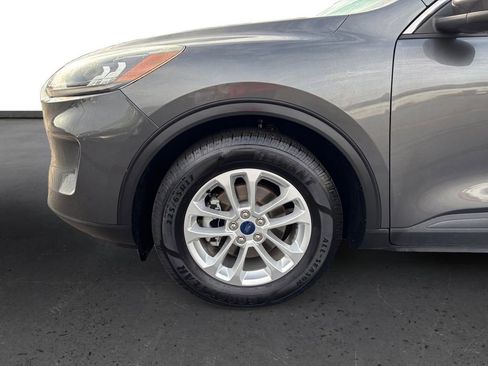 Used 2020 Ford Escape SE image 13